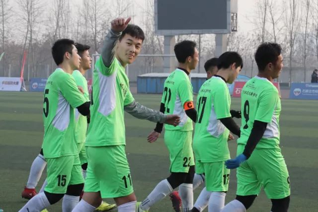 周琦5投2中仅得10分 罚球三不沾登上微博热搜